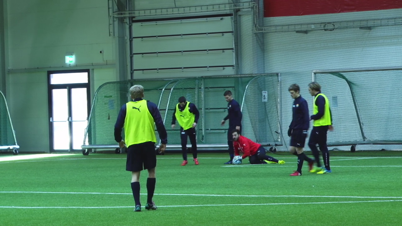 Tor Ole foran årets første kamp